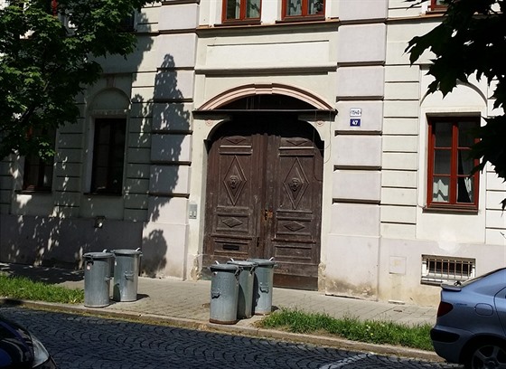 Rodný dům Miloše Macourka se nachází v Kroměříži v ulici Malý Val.