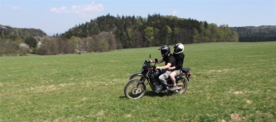 Motorka u Adrpasko-teplických skal.