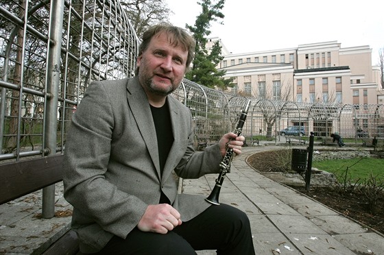 Přemysl Šoba s klarinetem, s nímž na zahájení lázeňské sezony hrával swing.