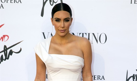 Kim Kardashianová (ím, 22. kvtna 2016)