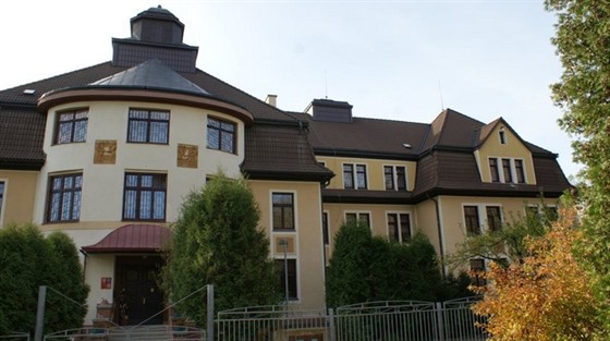Budova výchovného ústavu v Chrastav na snímku z kvtna 2016