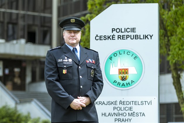 Vedoucí Integrovaného operaního stediska plukovník Mgr. Petr Matjek.