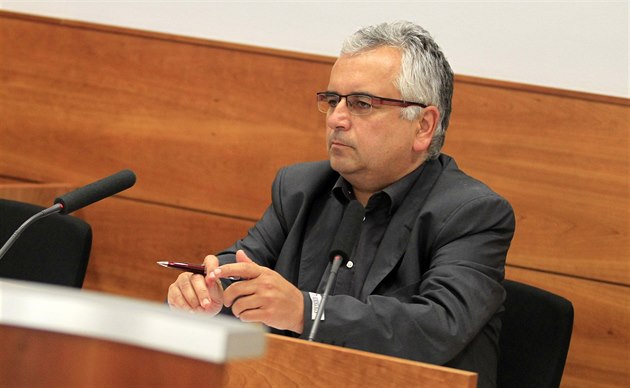 Liberecký soudce Milo Zbránek se stíností neuspl.