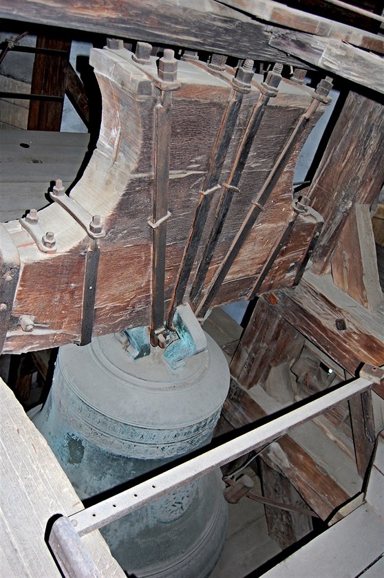 Zvon slavného eského zvonae Brikcího z Cimperka ji po dv staletí nezvoní. V...