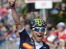 Alejandro Valverde slaví vítzství v estnácté etap Gira.