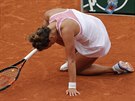 Barbora Strýcová a její neastné uklouznutí v utkání 3. kola Roland Garros.