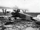 Stíhaka Nieuport 17 s odpalovacími trubicemi pro rakety Le Prieur na...