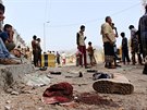 V Jemenu se odpálili dva sebevraední atentátníci, zabili desítky lidí. (23....
