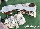 Trosky zíceného letadla EgyptAir (21. kvtna 2016).
