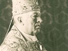 Olomoucký arcibiskup Leopold Prean v pontifikálním rouchu