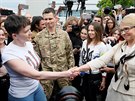 Ukrajinskou letkyni Nadiji Savenkovou na letiti pivítala i bývalá premiérka...