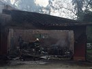Požár rodinného doma v chatové oblasti u Štěchovic na Praze-západ (26.5.2016).