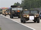 Americký konvoj míí po dálnici D1 do Vykova. (28. kvtna 2016)