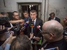 Ministr financí Andrej Babi pi návtv bývalé komunistické vznice v...
