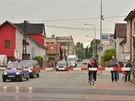Pejezd v centru Týnit nad Orlicí, kde se nkolikrát za hodinu tvoí kolony.