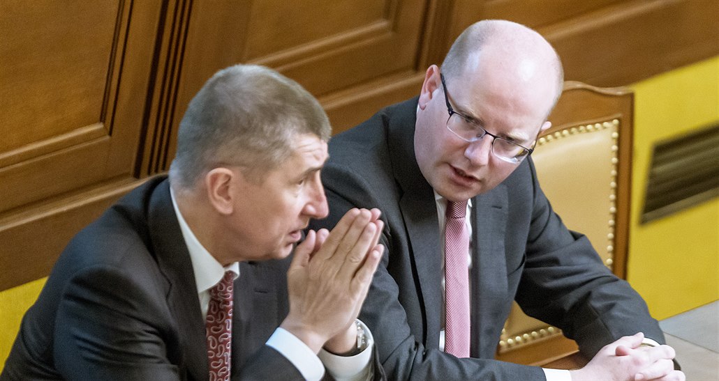 Andrej Babiš a Bohuslav Sobotka během jednání Poslanecké sněmovny (24. května...