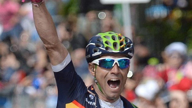 Alejandro Valverde slav vtzstv v estnct etap Gira.
