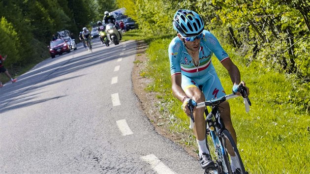 Vincenzo Nibali pi stoupn v 19. etap Gira.