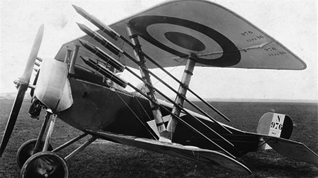 Rakety Le Prieur na stíhačce Nieuport