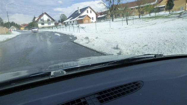 Stav po bleskov boui v jihoesk obci Malonty (27. kvtna 2016)