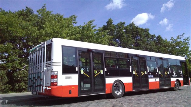 V  sobotu na prask lince 147 poprv vyjel autobus vybaven nosiem na kola (21. kvtna 2015).