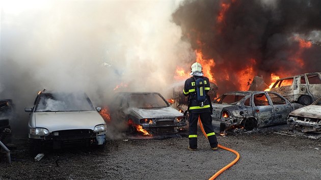 Por na autovrakoviti ve Sviadnov na Frdecko-Mstecku (22. kvtna 2016).