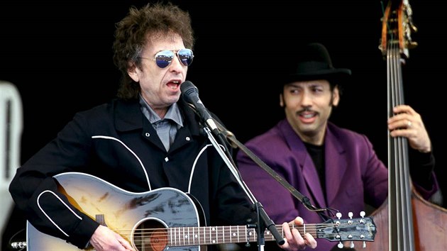 Bob Dylan a basista Tony Garnier