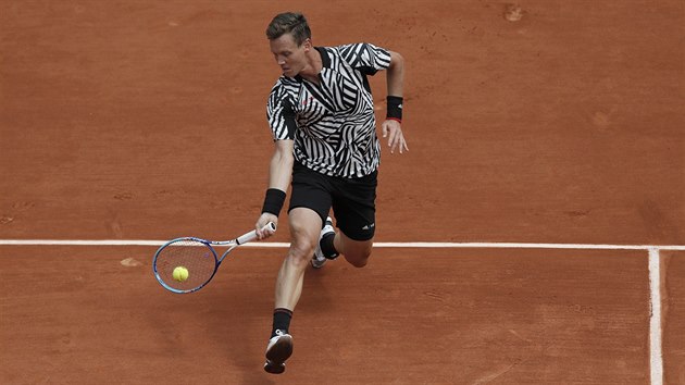 TOHLE DOBHNU. Tom Berdych ve druhm kole Roland Garros.