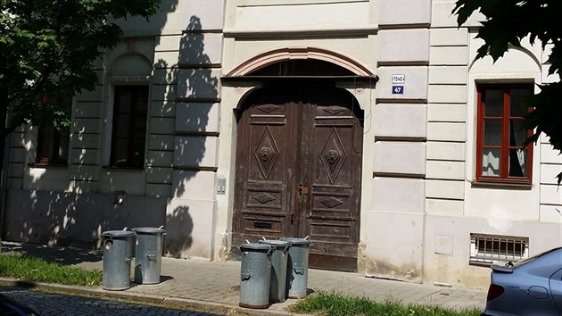 Rodn� d�m Milo�e Macourka se nach�z� v Krom���i v ulici Mal� Val.