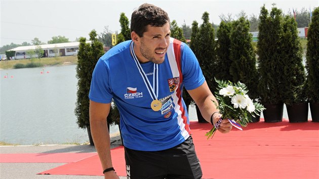 Josef Dostl po triumfu v zvodu na 1 000 metr na Svtovm pohru v Raicch.