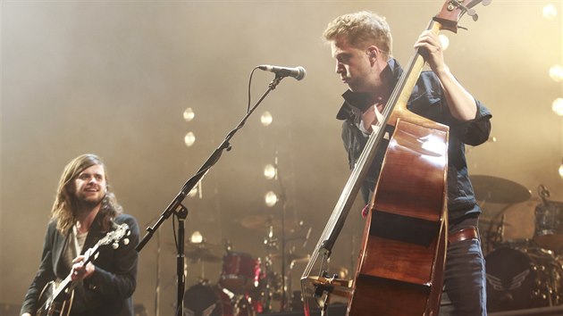 Z koncertu kapely Mumford & Sons (O2, arena, Praha, 20. kvtna 2016)