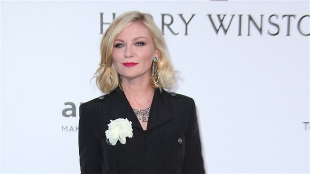 Kirsten Dunstov na galaveeru Nadace na podporu vzkumu AIDS (amfAR) (Antibes, 19. kvtna 2016)