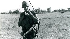 Více ne tyicet let po válce ve Vietnamu trápí vzpomínky na kruté boje tisíce...
