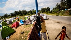 Jeden z meních tábor u ecko-makedonských hranic. (24. kvtna 2016)