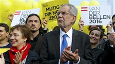 Alexander Van der Bellen, kandidát Zelených na prezidenta, na posledním...