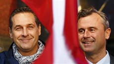 Norbert Hofer a pedseda strany FPÖ Heinz-Christian Strache na pedvolením...