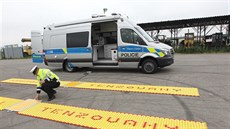 Policisté na Vysoin zaali pouívat nové vozidlo speciáln vybavené a...