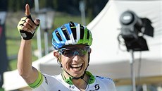 Esteban Chaves, vítz 14. etapy Gira