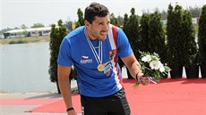 Josef Dostál po triumfu v závodu na 1 000 metr na Svtovém poháru v Raicích.