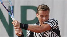 Tomá Berdych v plném soustední v duelu proti Pablu Cuevasovi