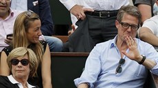 Anna Ebersteinová a Hugh Grant  na tenise (Paříž, 25. května 2016)