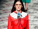 V kolekcích Alessandra Micheleho, který pro Gucci navrhuje, se kvtinové...