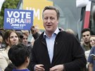 David Cameron pi pondlní kampani v ulicích Londýna (30. kvtna 2016)