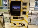 Automat na bitcoiny u garáí v Nákupním centru Nový Smíchov