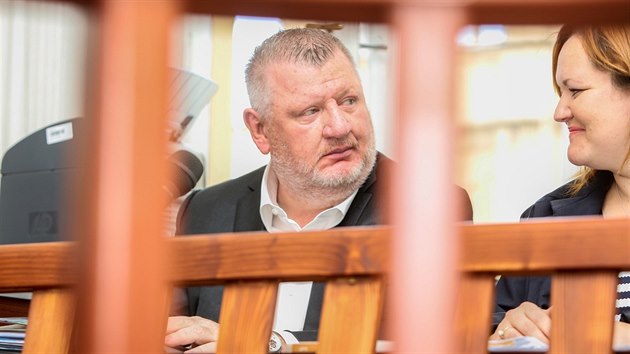 Lobbista Ivo Rittig u soudu týkajícího se údajného zneužívání utajovaných informací (30. května 2016)