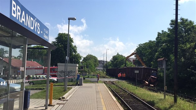 V ter rno dolo k dalmu vykolejen vlaku. K nehod tentokrt dolo pi pesunu nkladnho vlaku na trati mezi elkovicemi a Brandsem nad Labem (31.5.2016)