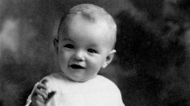 Marilyn Monroe, ještě coby Norma Jean Mortensonová, když jí bylo šest měsíců (1926).