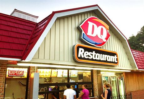 Sí fast-food miliardáe Buffeta Dairy Queen hledá v esku partnera u od roku...