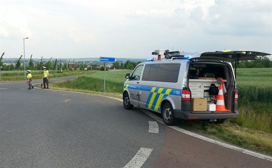 Na kruhovém objezdu u Brakova boural motorká, na míst nechal zrannou...