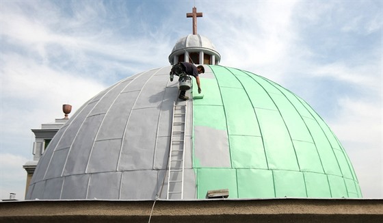 Olomoucký Husv sbor dostává po desítkách ervených let svou pvodní zelenou...